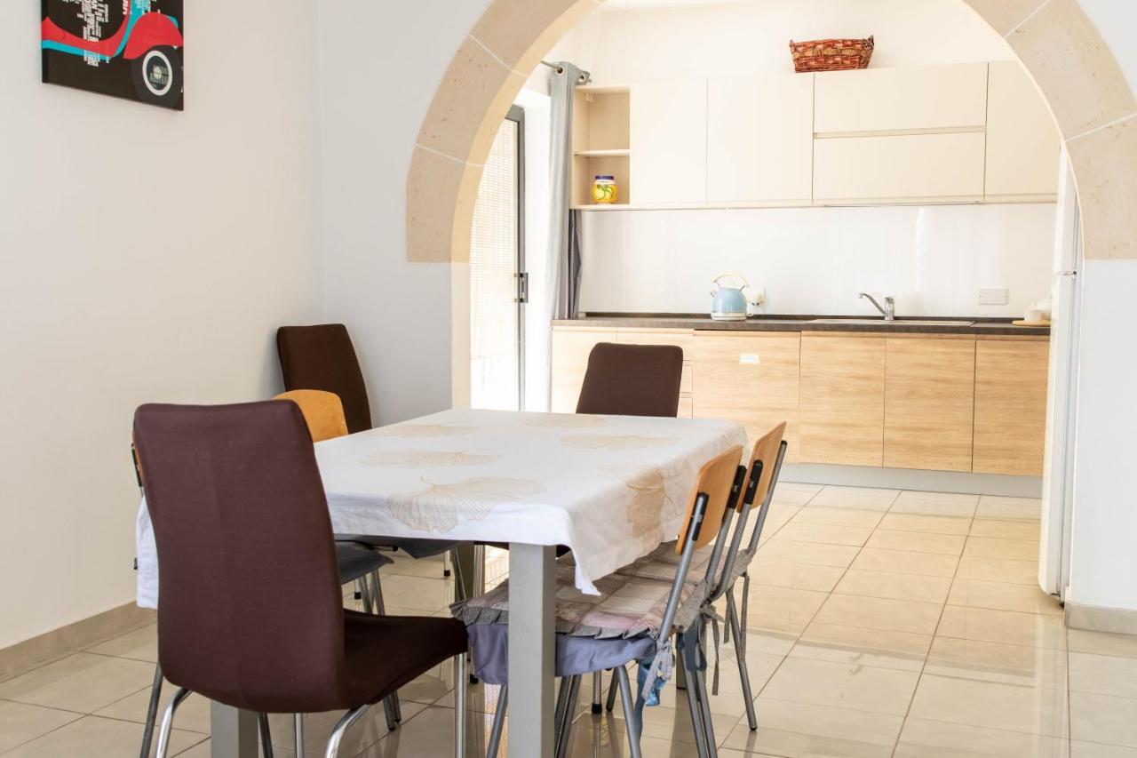 Spacious 3-Bedroom Apartment 30 Seconds From Sea Marsaskala Kültér fotó